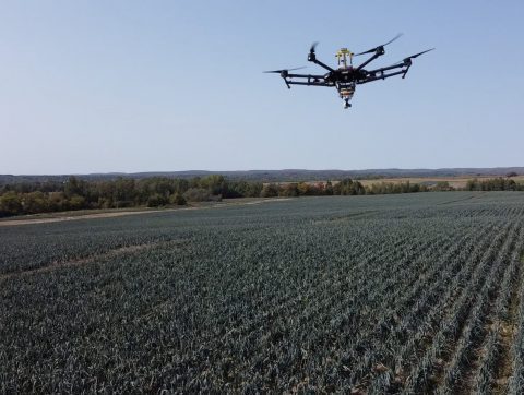 [VIDÉO] – Des drones arrivent dans les champs québécois