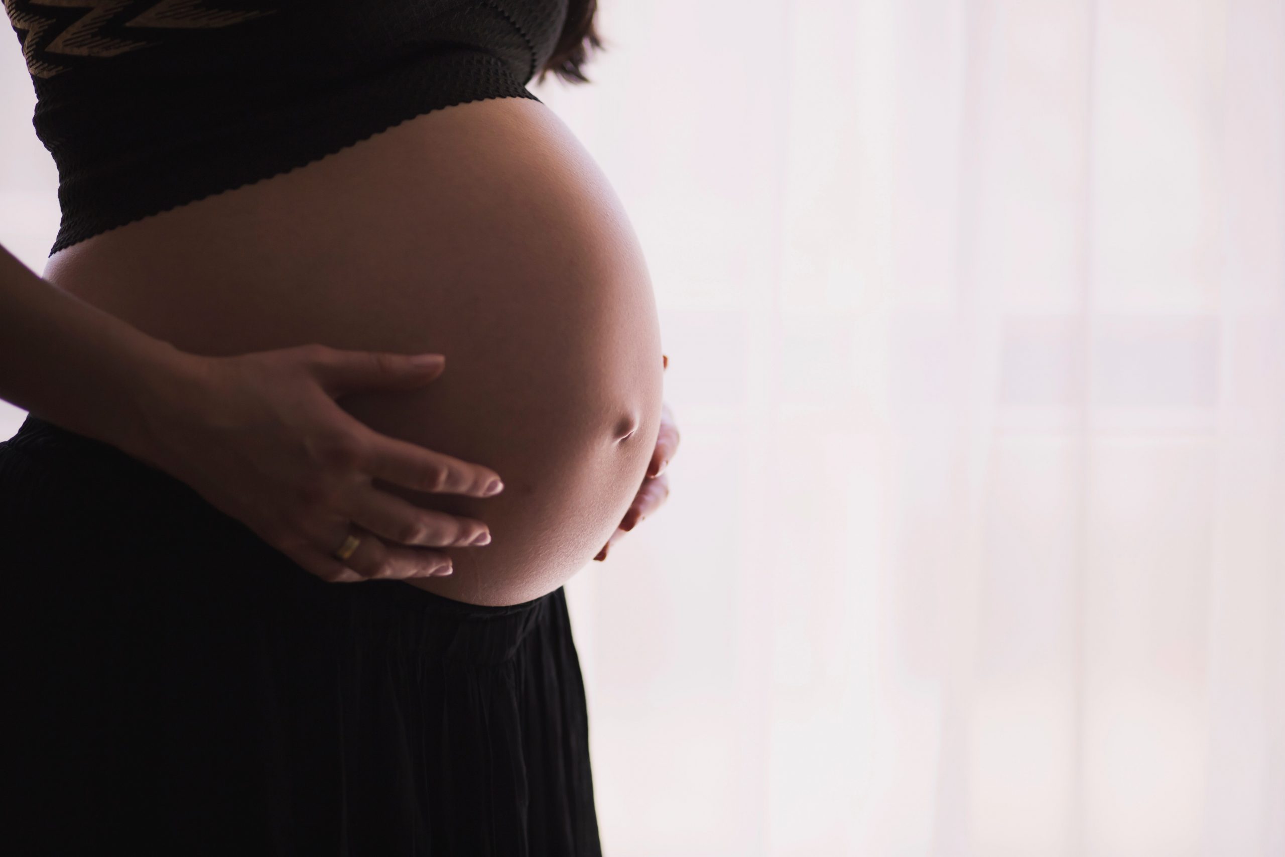 femme enceinte. Crédit photo: Pexels/Freestocksorg