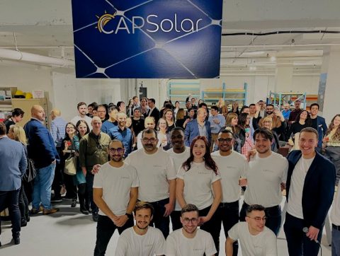 CAPSolar inaugure sa première usine de fabrication de panneaux solaire au Québec
