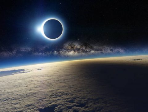 Attention aux fausses images d’aurores boréales et d’éclipses solaires qui circulent sur le web