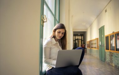 5 formations gratuites sur l’IA offertes par le milieu académique